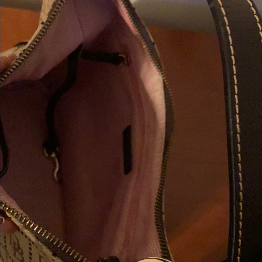 Signature D & B - image 2